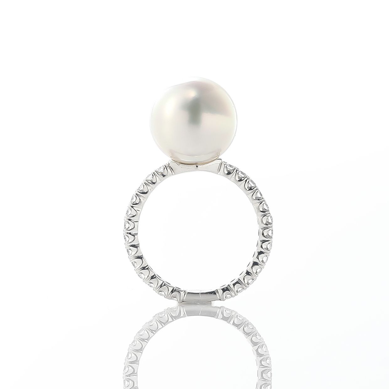 白蝶真珠とダイヤモンドのエタニティのリング　02