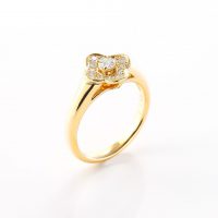 華やかで可愛らしいゴールドのお花の指輪02