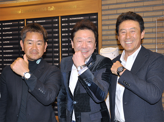 コルムがスポンサーを務める芹沢 信雄率いる“SERIZAWA CUP”に出場のプロ選手との写真