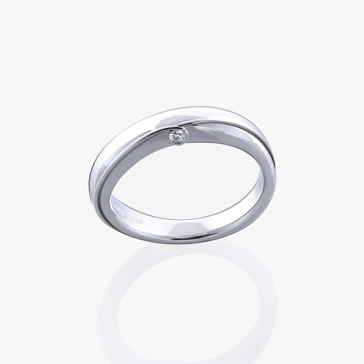 ダイヤモンドのリングと婚約指輪 01