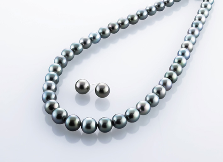 タヒチパールネックレス・ピアスセット　8mm～10.5mm
