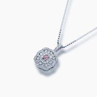 モディファイドスクエアーブリリアントカット、クラリティグレードはSI1のファンシービビットピンクダイヤモンドペンダントネックレス 01