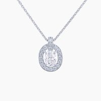 「世界で最も美しいダイヤモンド」と称されるラザールダイヤモンド0.714ct・Gカラー・VVS2クラリティのオーバルカットは、胸元をすっきりと見せ、フェミニンで優雅な印象を演出するラザールダイヤモンドペンダントネックレス 01
