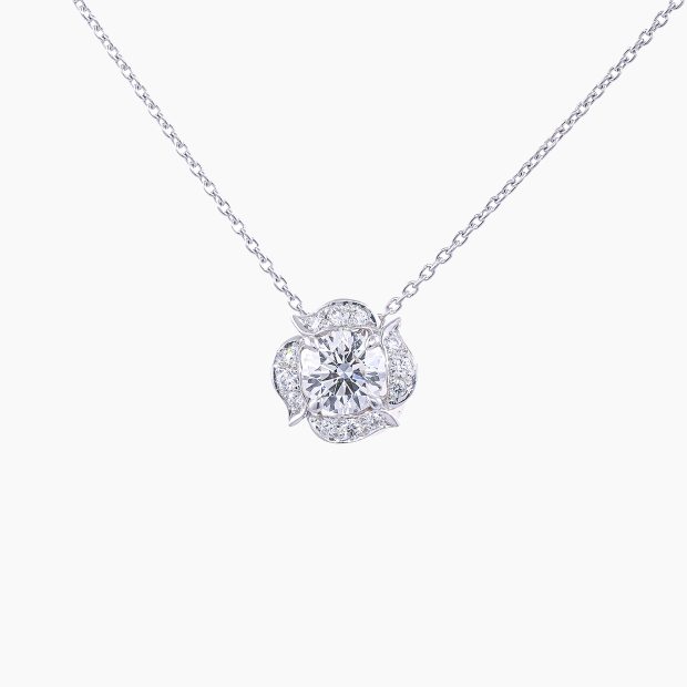 「世界で最も美しいダイヤモンド」と称されるラザールダイヤモンド1.08ct、Hカラー、VVS2という品質と、ラザールならではのグッドメイクなカットにより最高の輝きを解き放ち、花びらのような立体的造形ペンダントネックレス 04