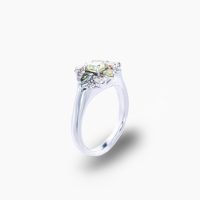 多彩なカラーとシェイプのカラーダイヤモンドを贅沢にあしらった、まるで万華鏡のように輝くリング　03