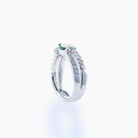 サファイアの中で最も希少で最も美しいとされるパパラチアサファイアにグリーンガーネットとペリドットを組み合わせた厳選カラーストーンのリング　03