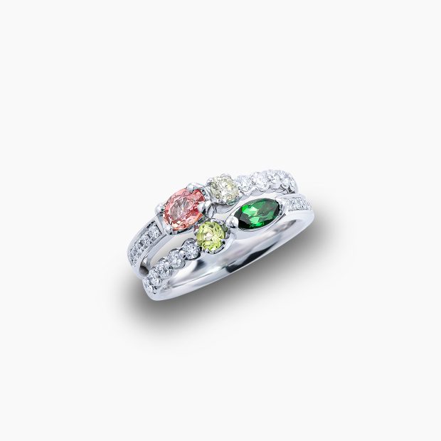 サファイアの中で最も希少で最も美しいとされるパパラチアサファイアにグリーンガーネットとペリドットを組み合わせた厳選カラーストーンのリング 04