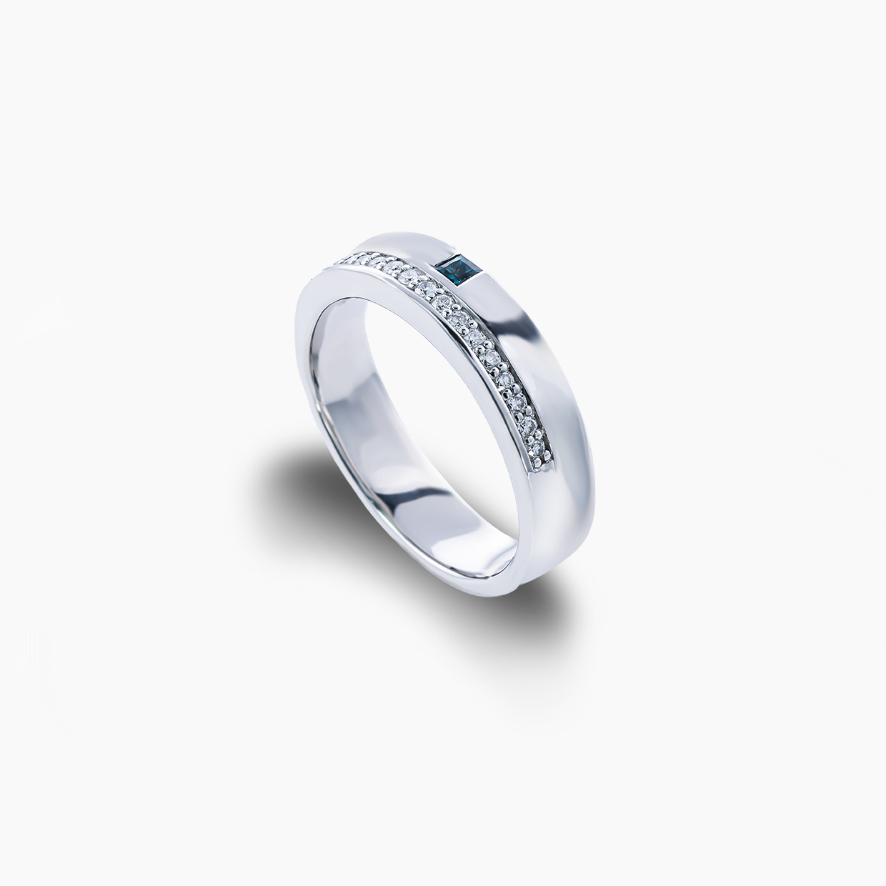 スクエアカットのアレキサンドライトとダイヤモンドのハーフエタニティを2連重ねにしたかのように見えるプラチナリング 02