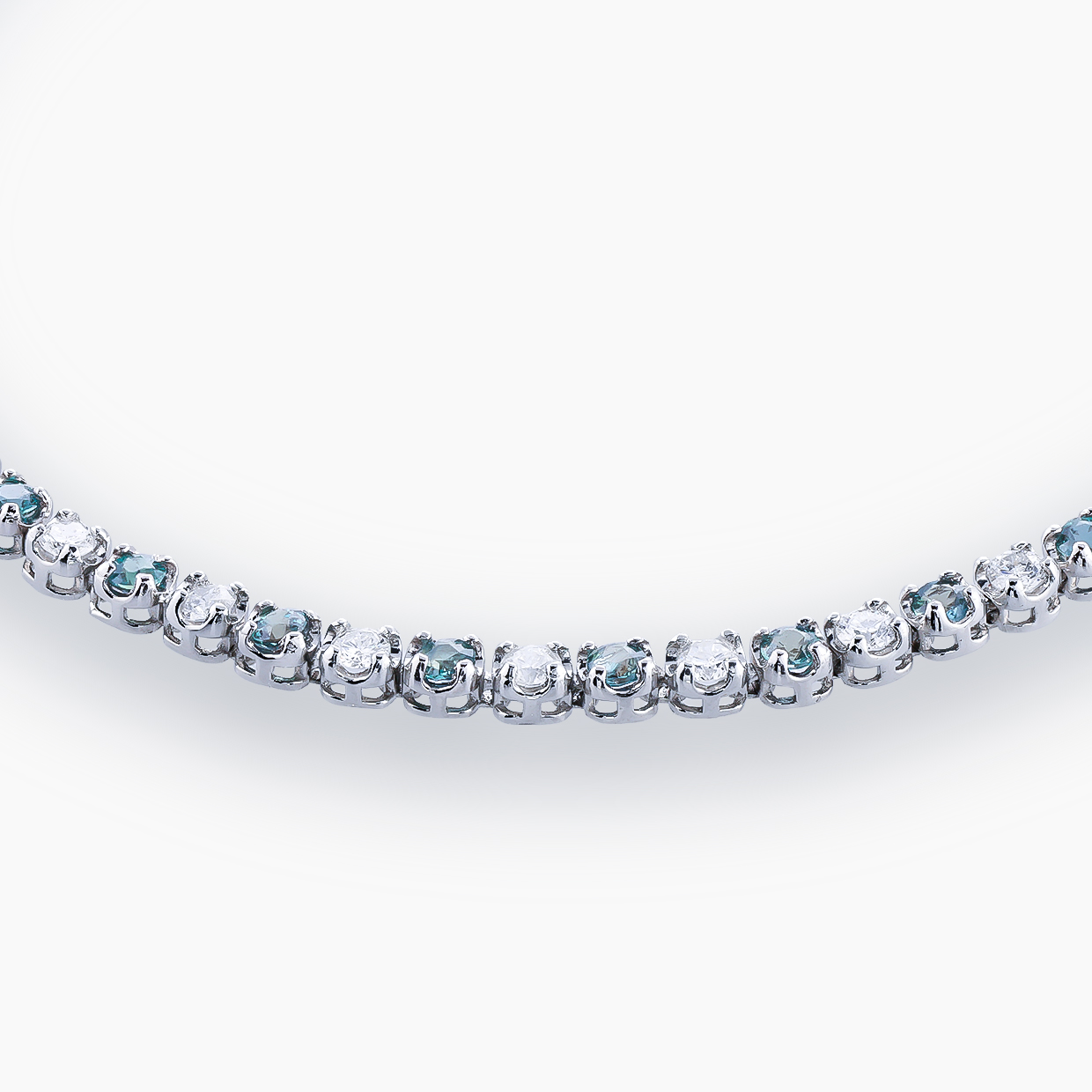 合計2ct超えのアレキサンドライトを贅沢に60ピ-ス使用したプラチナダイヤモンドブレスレット　02